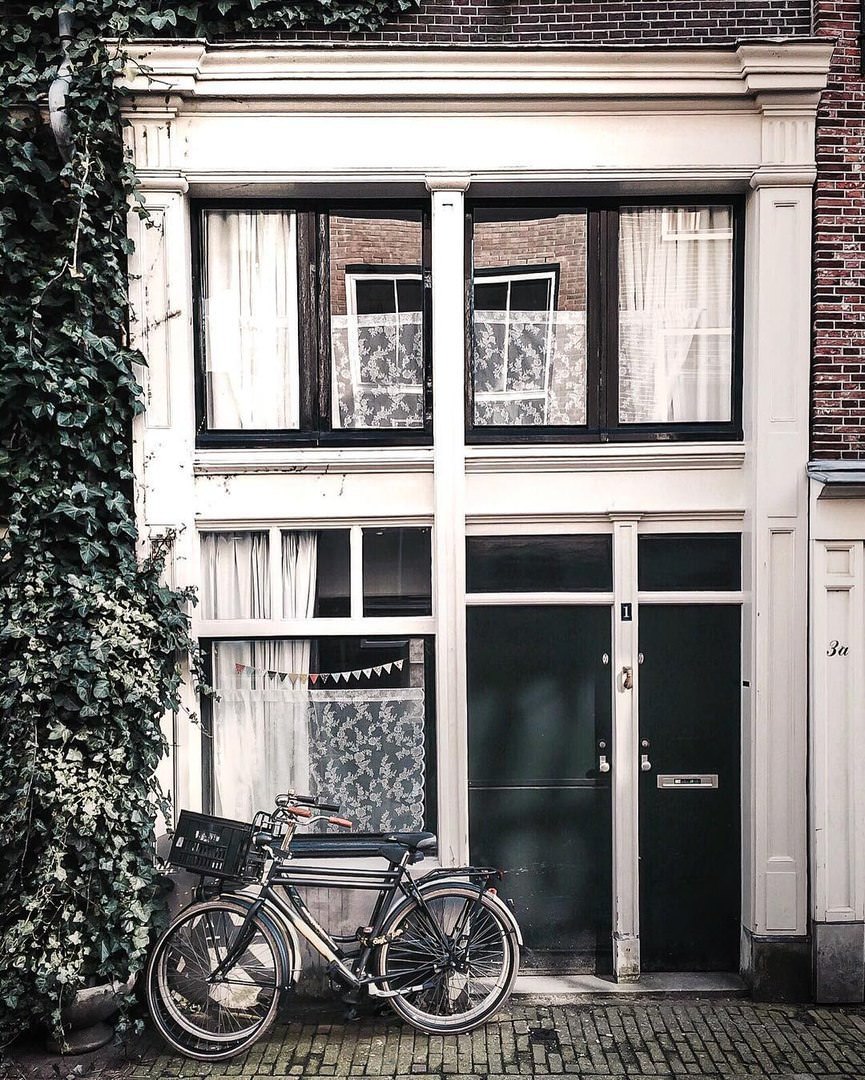 Картинки - фасады зданий в Амстердаме